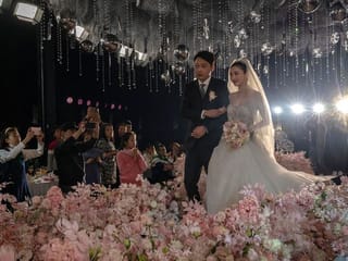 COVID-19: Tying the knot without a face mask in China