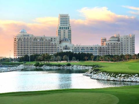 Al Hamra Golf Club in RAK, which will host two DP World Tour events, received a major endorsement from Peter Cowen.