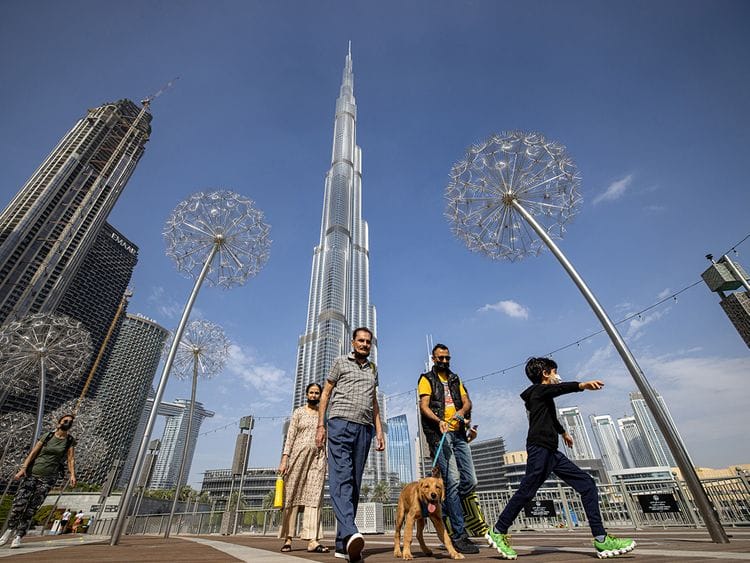 STOCK DUBAI TOURISTS 