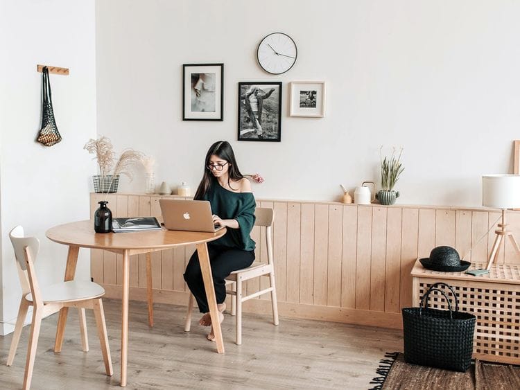 Home working space pexels.com