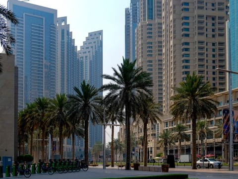 In the apartments segment of the market, Downtown Dubai has recorded the highest average sales rate per square foot at Dh1,958.