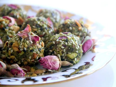 Recipe for Matcha Nut Raw Bliss Balls (Vegan friendly)