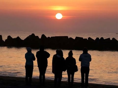  All nationals who reside in Saudi Arabia are able to apply for a tourist visa online (single entry visa for a stay up to 90 days), the embassy said in a statement.