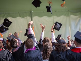  Graduated from the UAE? These are all your visa options