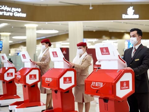 Go for an instant check-in through these mobile ports at Terminal 3. 