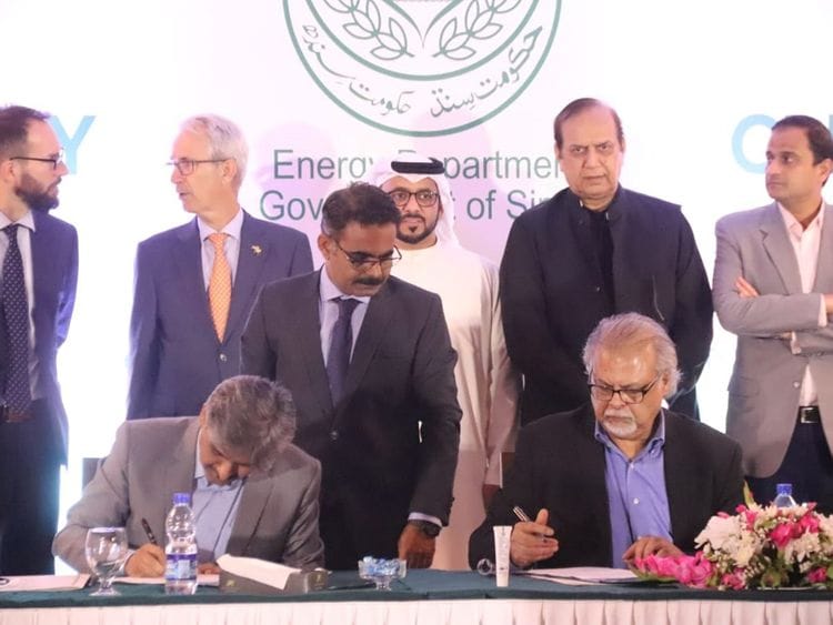 Sindh Energy Minister Imtiaz Ahmed Shaikh and Karachi's Administrator Murtaza Wahab witness the signing of agreement for waste-to-energy project in Karachi.   