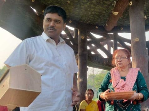 KBC winner Sushil Kumar distributes wooden nests to help protect sparrows in Bihar.