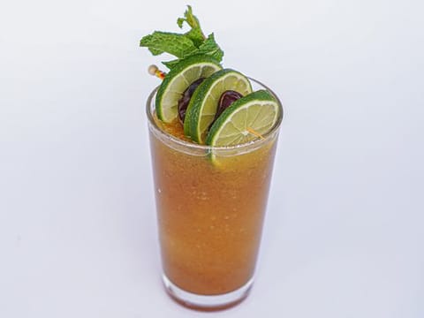 10-minute recipe for Casablanca, a date-based drink