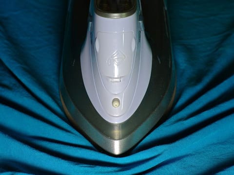 The best kinds of irons are comfortable to use, lightweight, with strong steam generation and a high tank capacity.