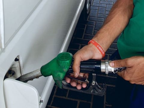 Sharif directed the relevant authorities to ensure the reduction in petroleum prices “with full transparency”. 