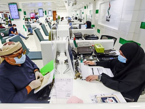  All visit visas allow their holders to enter the UAE once or multiple times, as determined by the issuing entity. However, the visa holder is not allowed to stay in the country for more than 180 days.
