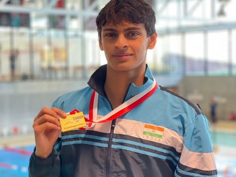 Vedaant Madhavan, based in Dubai, shows off his gold in 800 metres freestyle in Danish Open last week.