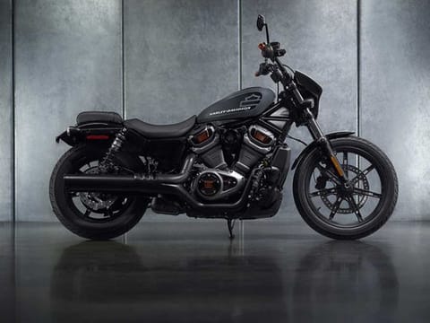 The powertrain is a liquid-cooled, 60-degree V-twin with a torque band that keeps flat across the power band. 