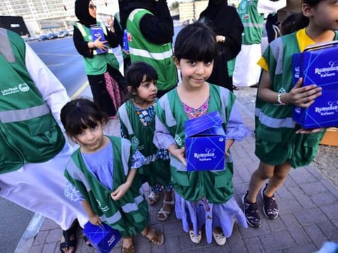 Volunteers helping Dubai Police during Ramadan