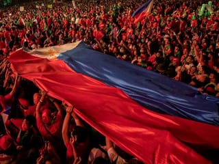 Look: Massive crowds as Philippines presidential election campaigns end 