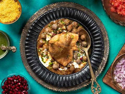 Samosa chaat