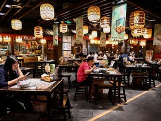 Beijing reopens restaurants as new COVID-19 cases drop