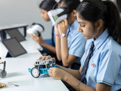 Students of GIIS are exploring new technologies  