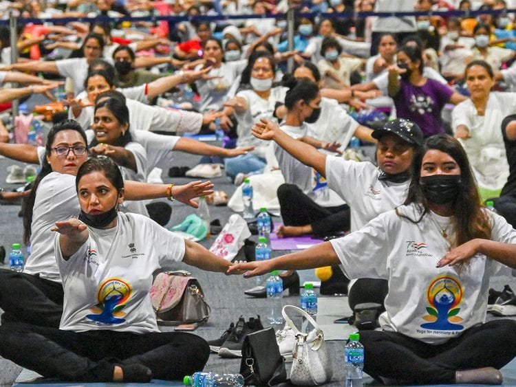 WOMENYOGA-1655655835909