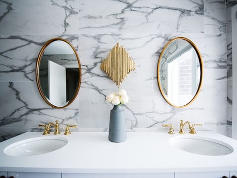 Tired of your current bathroom? Here is how to convert it into the ultimate relaxation zone. 