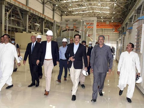 Sindh Chief Minister, Syed Murad Ali Shah, inspects the new Thar coal-based power plant in Tharparkar after its opening. 