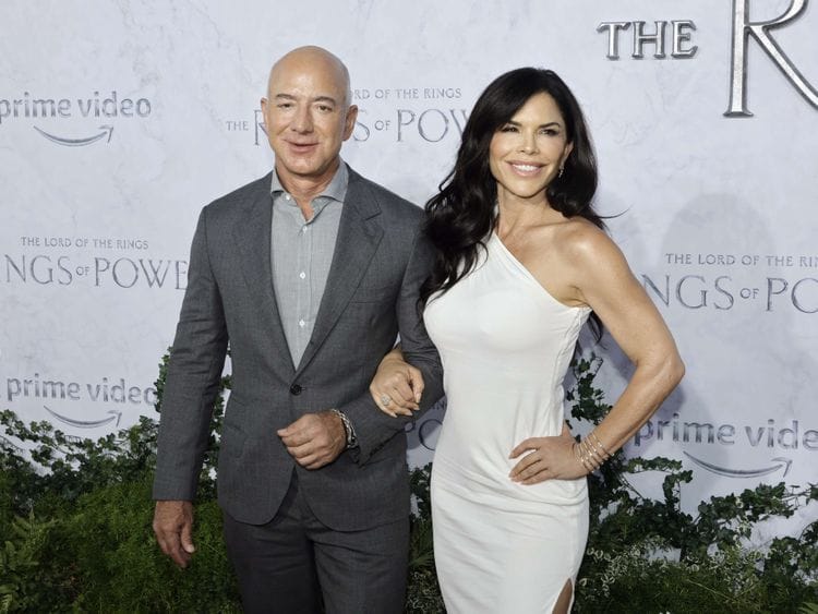 Jeff Bezos 3-1660639751870