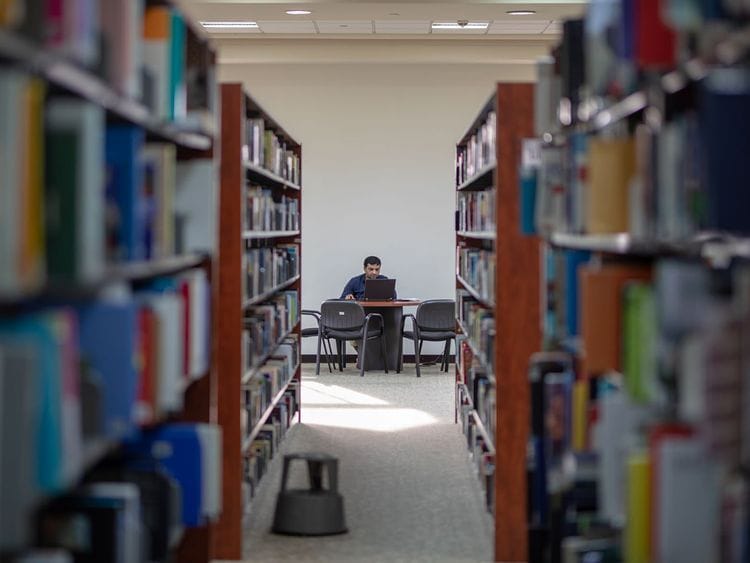 sharjah public library inside 