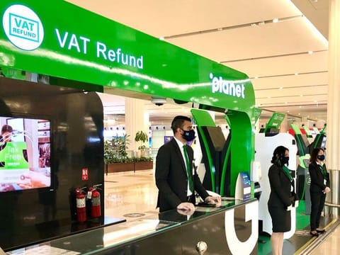 Chinese travellers can claim tax refund via WeChat on Planet platform.