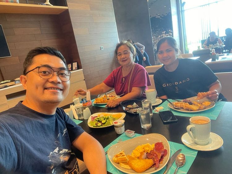 filipina mother and son reunite in dubai