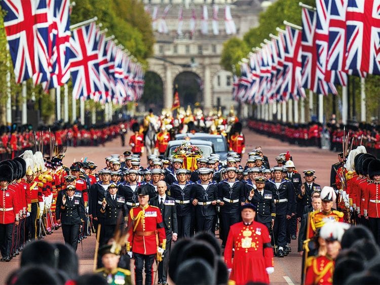 20220919 queens coffin 2
