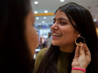 UAE gold prices stay high: How can I invest in gold?