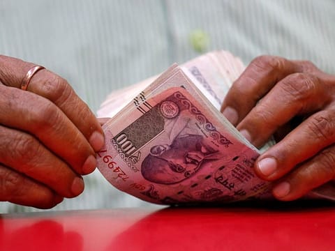 Importers are asked to keep a stop loss of 83.05 for their payables.
