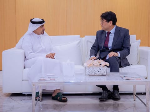 Sharjah Book Authority (SBA) Chairman Ahmed Al Ameri (left) with Moon Byung-Jun, Consul General of the Republic of Korea in Dubai, at SBA’s headquarters in Sharjah during their meeting