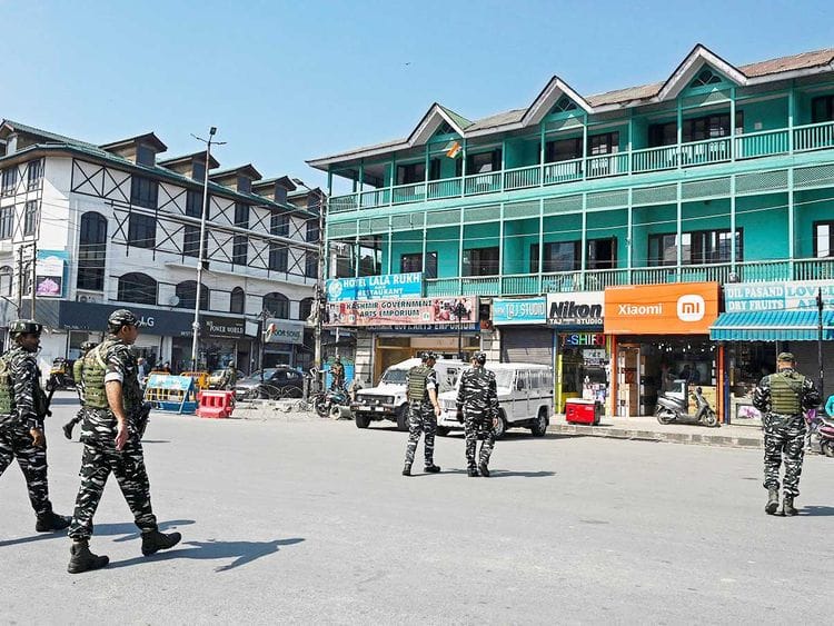 india kashmir troops srinagar