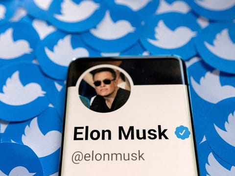  Elon Musk is out to shake up things at Twitter, and he doesn't seem to have wasted much time in going about it. 
