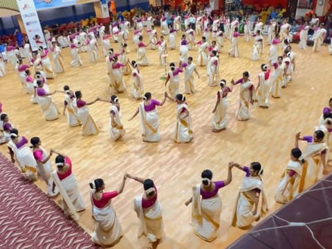 Thiruvathira dance in Abu Dhabi: 102 Indian women perform Kerala’s ritualistic dance
