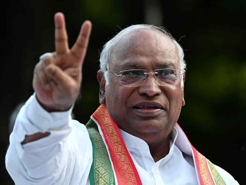India's Congress party newly appointed president Mallikarjun Kharge gestures after addressing a press conference in New Delhi on October 19, 2022.  