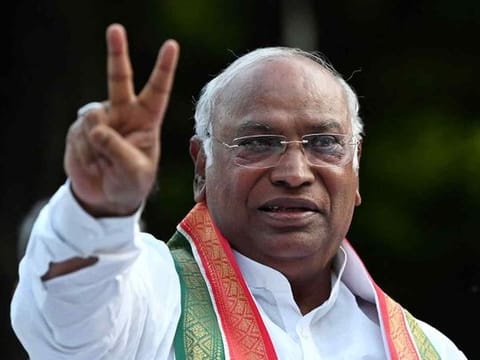 India's Congress party newly appointed president Mallikarjun Kharge gestures after addressing a press conference in New Delhi on October 19, 2022.  