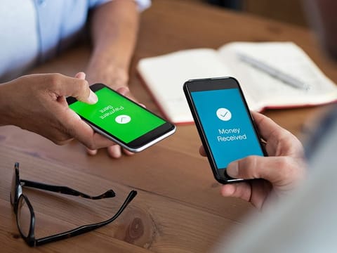 Many UAE expats are discovering affordable and reliable remittance apps that help them send money home faster, with lower fees and better exchange rates than traditional banks. 