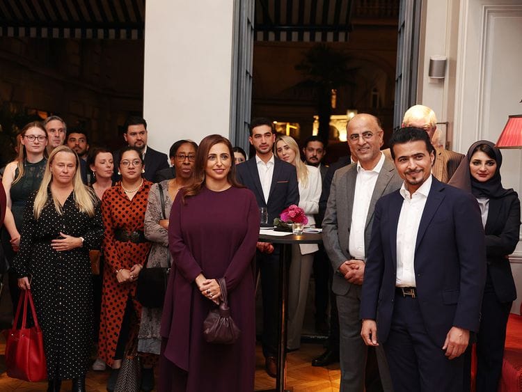Bodour-Al-Qasimi-mediating-the-attendees-during-the-announcement-1666442682797