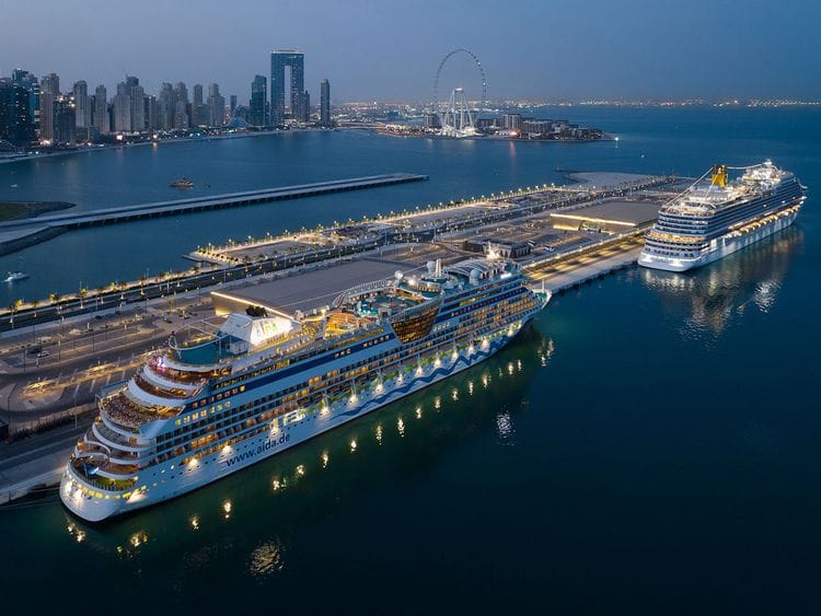 Stock- Dubai Harbour