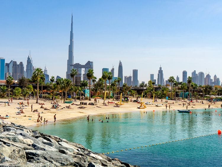 Stock Dubai skyline property economy