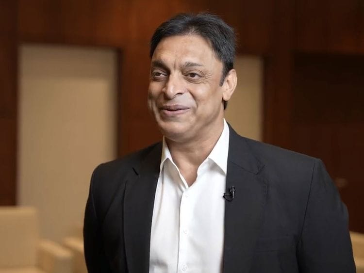 pakistan-cricketer-shoaib-akhter-at-sibf-2022-by-@SharjahBookAuth-1668362013532