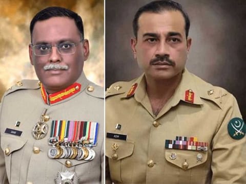 Lieutenant General Asim Munir (right) and Lt Gen Sahir Shamshad Mirza. 