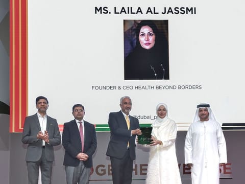 Faisal Niaz Tirmizi, Ambassador of Pakistan, handing over an acknowledgement award to Laila AL Jassmi, Founder and CEO, Health Beyond Borders, during an event, 'We Stand Together' at Pakistan Association Dubai. Also seen are Dr. Faisal Ikram, President, PAD, Hassan Afzal Khan, Consul General of Pakistan to Dubai and Dr. Omar Al-Muthanna from Community Development Authority (CDA).
