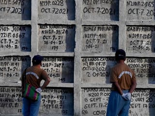 Philippines’ largest prison holds mass burial for 70 inmates