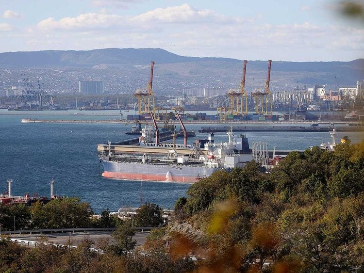 oil tanker oil refinery Chernomortransneft Russia oil