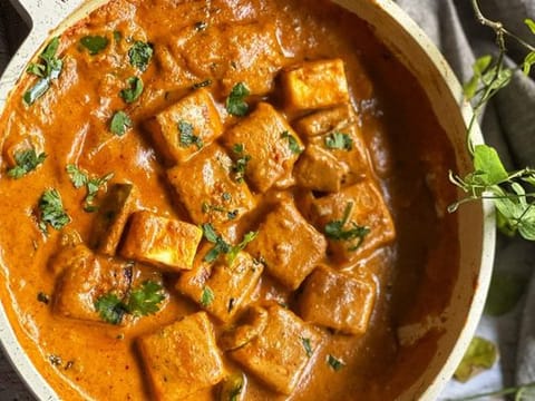 Shahi Paneer: Royal dish with nuts, tomato gravy