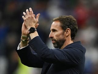 England coach Southgate to stay on until 2024