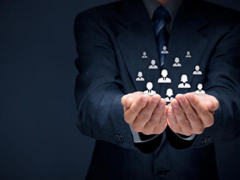  Subscription can be completed by visiting the Involuntary Loss of Employment (ILOE) Insurance Pool website (www.iloe.ae), the ILOE smartphone application, designated physical kiosks, business service centres, exchange companies (such as Al Ansari Exchange), and banks’ smartphone applications.